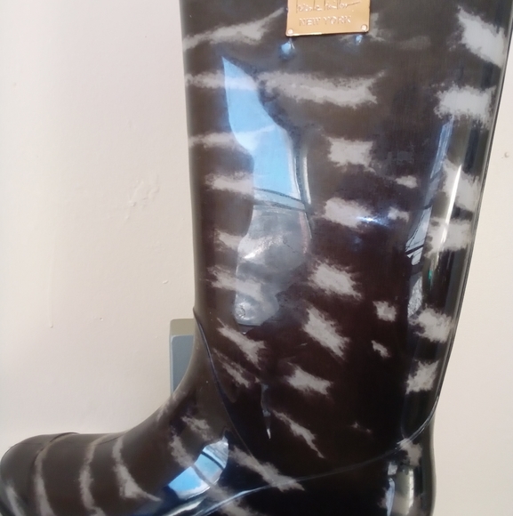 Nicole Miller New York Boots - Picture 3 of 5